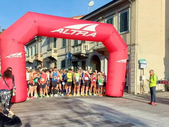 Grande successo della 30 ‘n piana a Campi Bisenzio: vincono Ghergut (con doppio record) e la Girleanu 