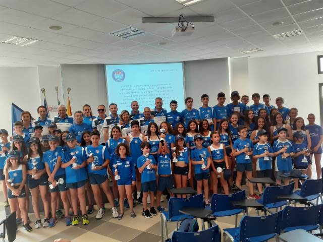 Il primo cittadino di Ragusa Avv. Giuseppe Cassì premia gli atleti dell’ASD No al Doping Ragusa