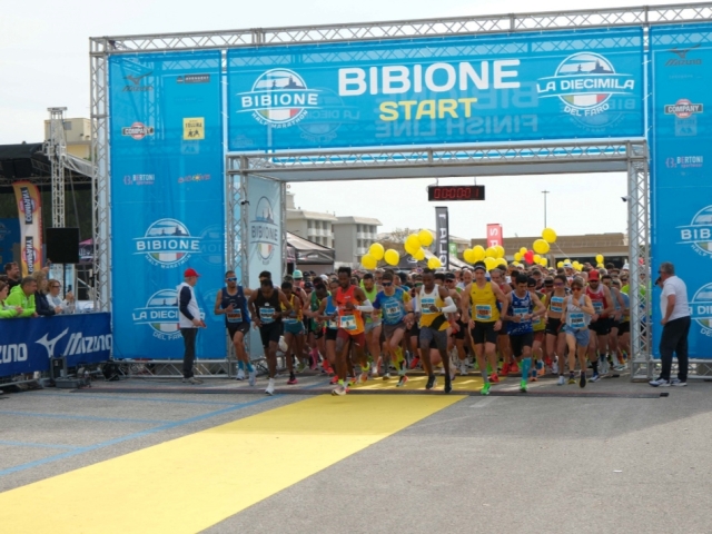 Vincent Momanyi al bis della 10^ Bibione Half Marathon