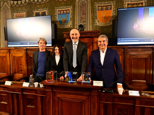 Presentata la medaglia della Termal Bologna Marathon, un elogio alla tradizione gastronomica locale 