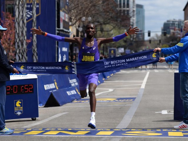 Maratona di Boston 2026: corsa del Patriot Day, vittoria keniana