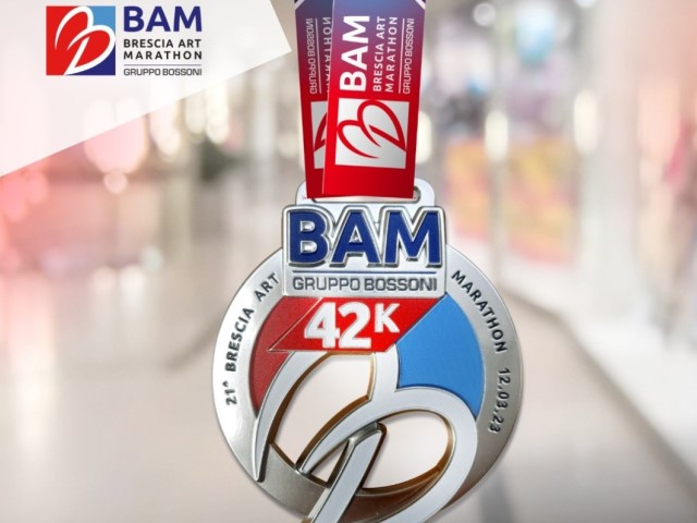 21ª Gruppo Bossoni Brescia Art Marathon, il cuore batte forte sulla medaglia