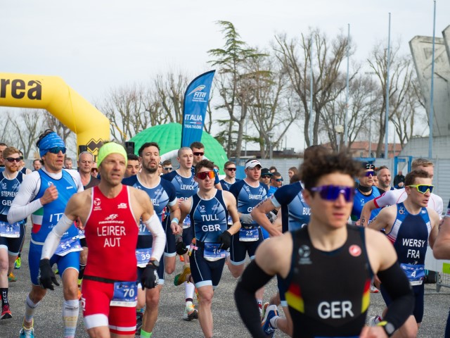 Sedici vittorie inglesi e 4 italiane a Caorle agli Europei di Duathlon Standard per gli Age Group