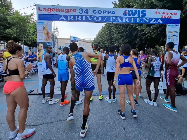 Dopo 15 anni sventola di nuovo il tricolore sul gradino più alto del podio nella Coppa Avis, grazie ad Ahmed Ouhda del C.S. Esercito, gara femminile alla burundiana Violette Ndayikengurukiye 
