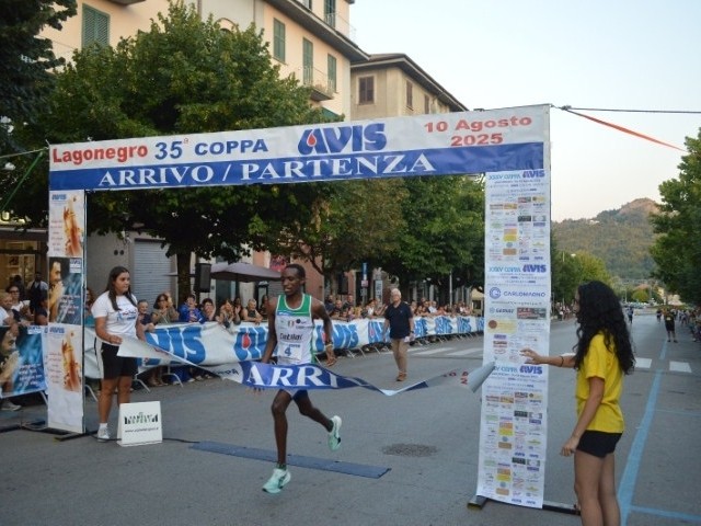 XXXV Coppa AVIS di Lagonegro, domina Louis Intunzinzi