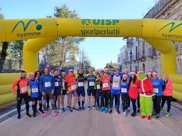 Ad Alanno la prima edizione della Corsa di Babbo Natale conquista tutti!
