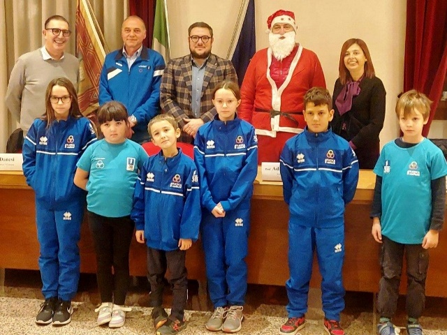 Ormelle e San Polo di Piave si colorano di rosso con il debutto della Corsa dei Babbi Natale