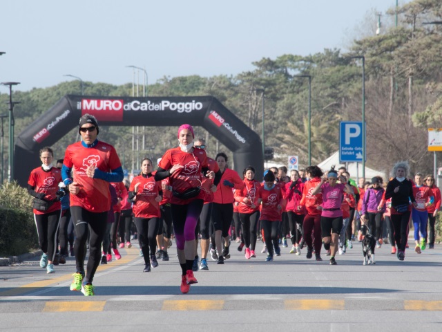 Lignano va di corsa, la carica dei 900 tra sport e solidarietà