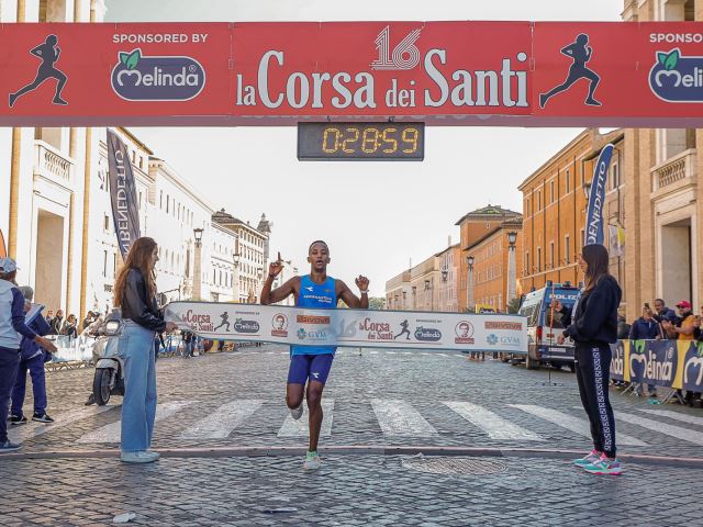 Corsa dei Santi 2025: domani, da Piazza San Pietro, 5000 runners nel segno della pace