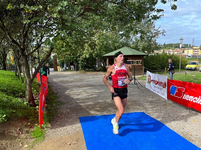 Passuello, vittoria da dominatore a Signa