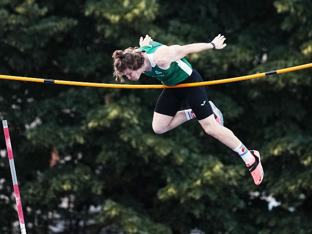 Pole vault Opitergium con il tricolore Biancoli