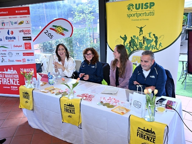 Presentata la Half Marathon Firenze dei record, domenica si corre