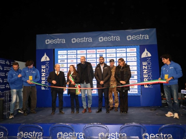 Inaugurato alla Leopolda l’Expo Village della 40^ Estra Firenze Marathon