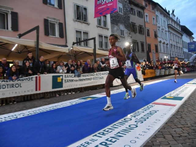Il keniano Charles Rotich è il re del 77° Giro Al Sas, Yeman Crippa è secondo