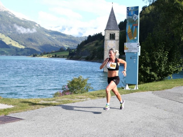 In Val Venosta 22° Giro Lago di Resia: romanticismo e spettacolo in riva al lago