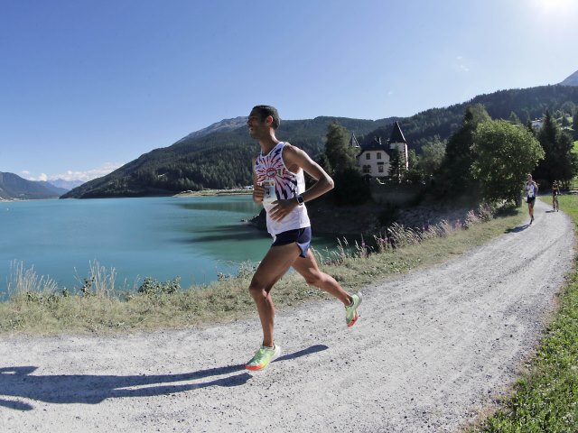 È domani la 24.a edizione del Giro Lago di Resia: 15,3 km di spettacolo sportivo