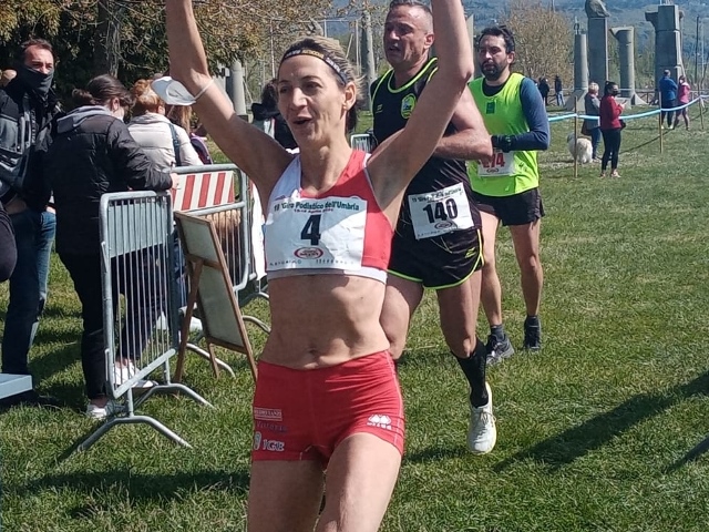 Giro dell’Umbria, sigillo di Loitanyang e Poesini