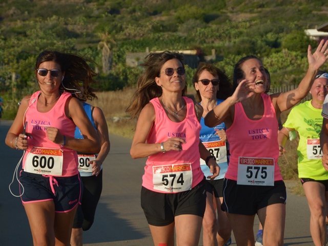 Partita con successo la 10a edizione del Giro Podistico di Ustica Trofeo AMP prima tappa a Patrizia Azzani e Calogero “Furetto” Di Gioia