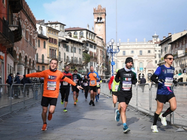 In 10mila domenica per la ZeroWind Romeo&Giulietta Run Half Marathon 21K, RELAY e Avesani Romeo&Giulietta Family Run
