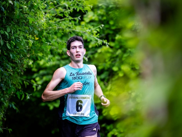 Anche il campione italiano di corsa in montagna Isacco Costa al via del Trail de le Longane