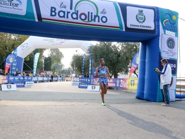 La 10 di Bardolino: al via gli sposini Valeria Roffino - Michele Fontana