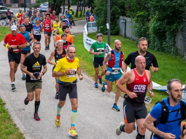 Invasione di podisti alla Corsa del Trenino