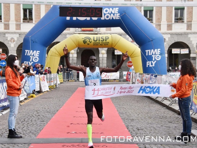 A Russi una maratona condita dal record