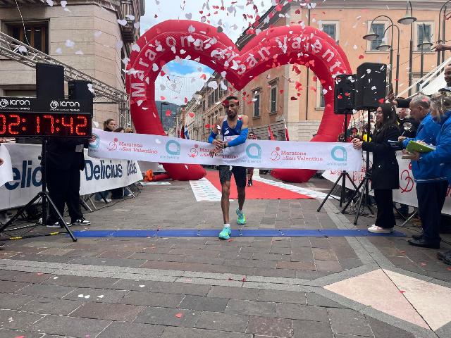 Maratona di San Valentino, Boufars senza rivali