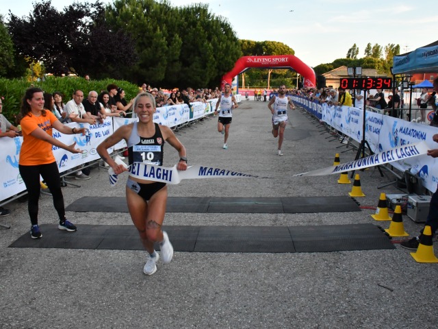 Alla Maratonina dei Laghi di Bellaria-Igea Marina, Marika Accorsi concede il tris consecutivo di vittorie con record femminile della gara, all’italo magrebino Hicham Boufars la gara maschile