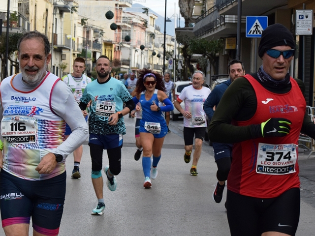 XXIV Maratonina Città di Sant’Antonio Abate: Di Puoti e Palomba firmano l’edizione della grande festa del podismo insieme