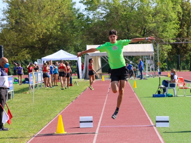 Campionati regionali cadetti, prima giornata nel segno dei saltatori