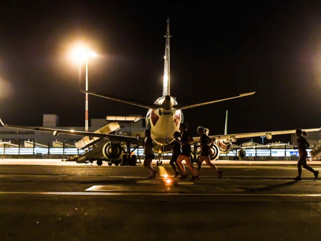 Domani notte 21 giugno al Milano Linate Runway Run, in 3mila a correre sulla pista