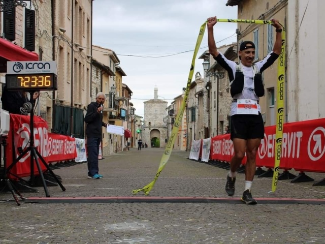 Cavallo sbanca il Monte Catria Skytrail
