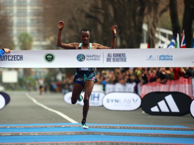 A Muktar Edris e Angelika Mach la 10^ Napoli City Half Marathon