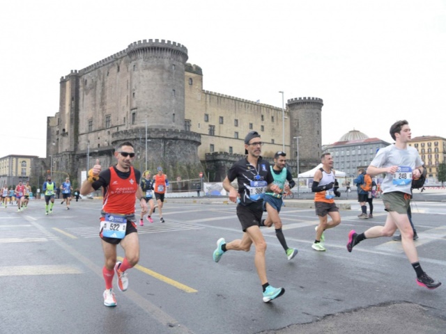E’ boom di stranieri per la Napoli City Half Marathon di domenica 23 febbraio 2025
