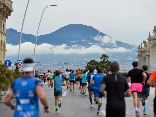 Coelmo Napoli City Half Marathon è per tutti, con il Partenope Pacer Team ed i fast-walkers