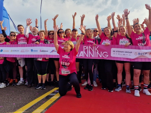 Pink Ranning, in darsena un fiume rosa per il "NO" alla violenza sulle donne