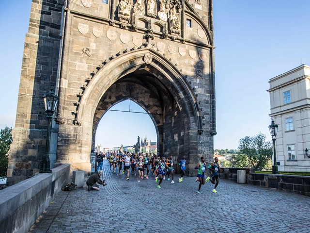 RunCzech, a Praga Battle of the Teams regala grande spettacolo
