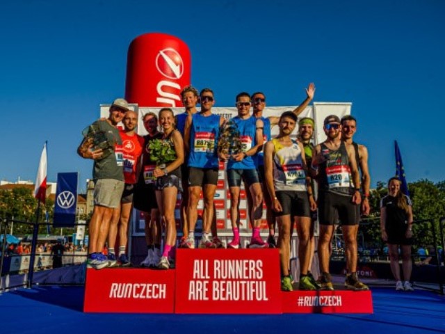 La UniCredit Prague Relay torna dopo tre anni con il sold out e un'atmosfera fantastica