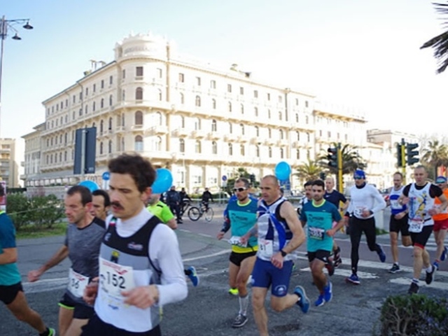 Una 10 km in attesa della Puccini Half Marathon