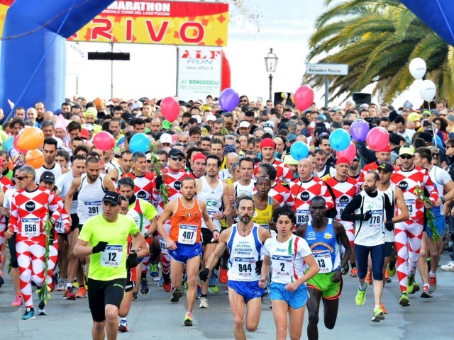 Viareggio, domenica antipasto di corsa del Carnevale