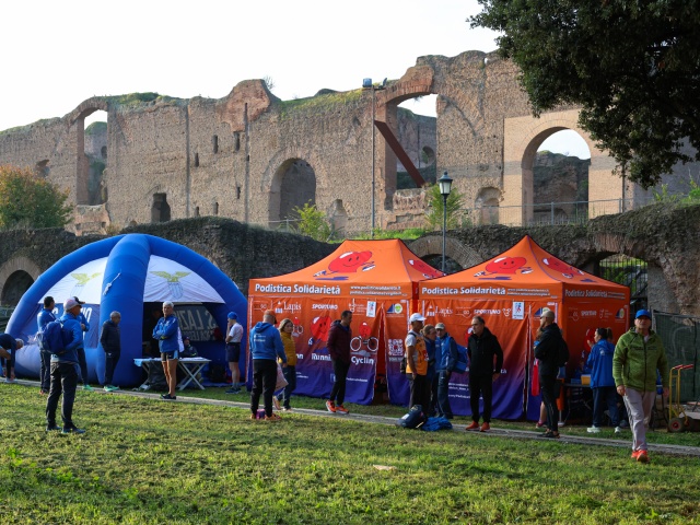 Roma Capitale ha confermato i percorsi studiati dagli organizzatori permettendo il passaggio in via dei Fori Imperiali, nonostante il crollo della Torre dei Conti