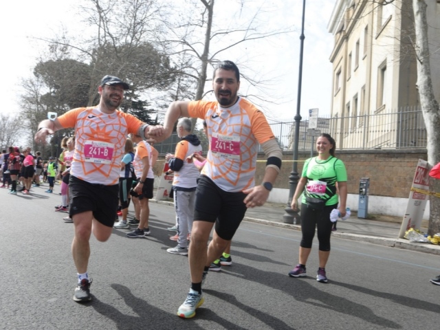 Staffetta solidale Acea Run4Rome, finalità e progetti del Charity Program
