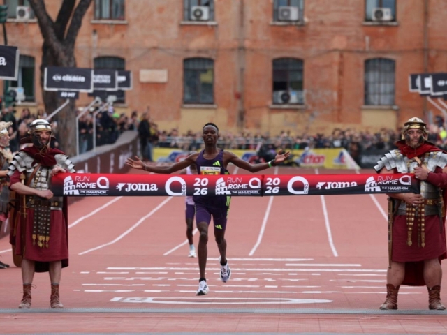 E' storia all'Acea Run Rome The Marathon: bis di Asbel Rutto, record gara femminile per Pascaline Kibiwot