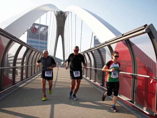 Scopri la medaglia della Salomon Running Milano e scegli il tuo colore