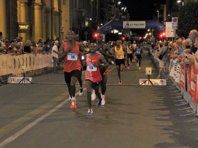 Si ripropone alla luce del buon risultato del 2021 la gara aretina in notturna con i grandi campioni della corsa su strada e pista. Starting list quasi definita