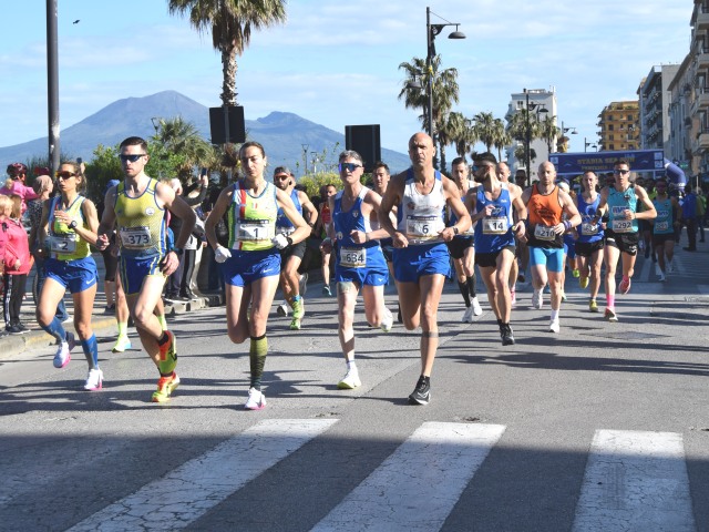 Stabia Sea Run: 800 al via