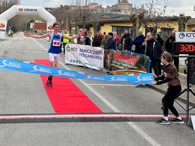 Strasimeno di marca straniera, Hart torna sul trono