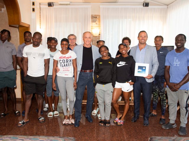 L’arrivederci e l’in bocca al lupo di Lignano al team giamaicano in partenza per i Mondiali di Doha