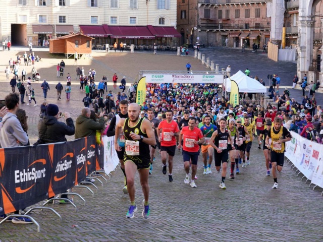 10^ Terre di Siena Ultramarathon, domenica 23 febbraio Piazza del Campo è teatro del running